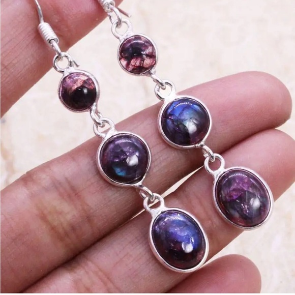 Faceted Labradorite Gemstone earrings - Picture 4 of 6